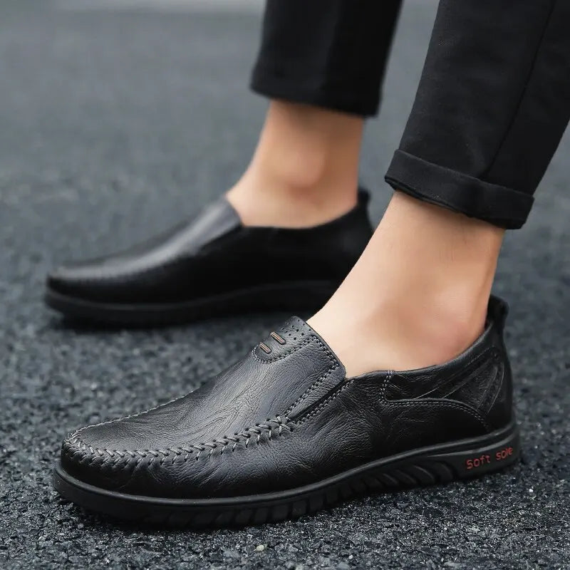 2023 Men Casual Shoes Luxury Brand Casual Slip on Formal Loafers Men Moccasins Italian Black